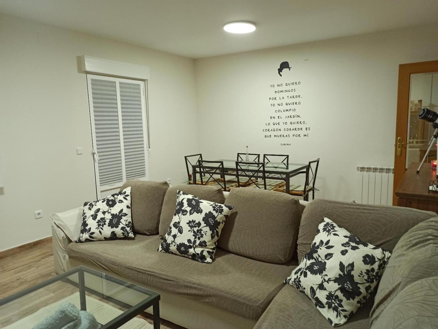 La Casona Apartment Serranillos ภายนอก รูปภาพ