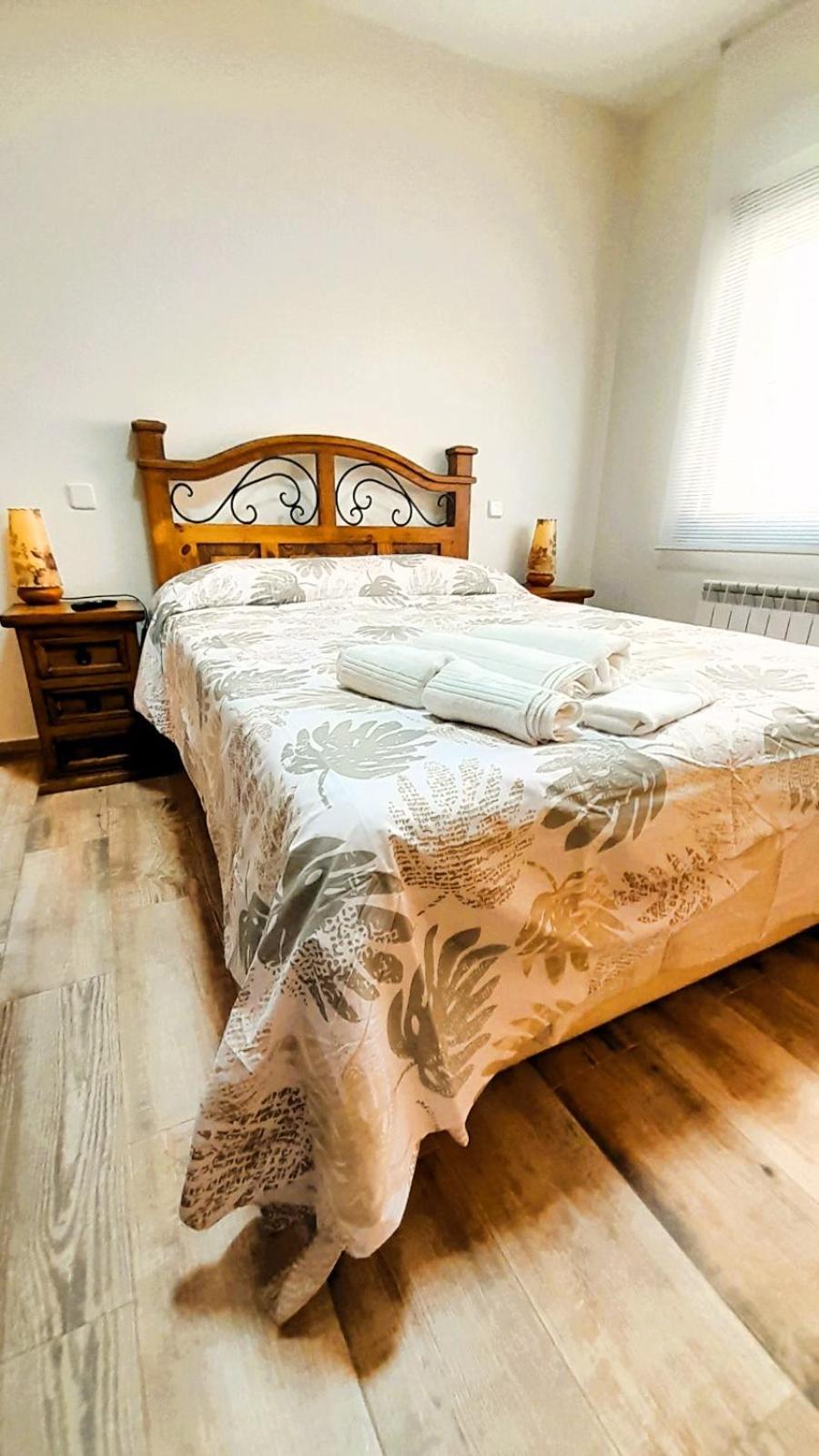 La Casona Apartment Serranillos ภายนอก รูปภาพ