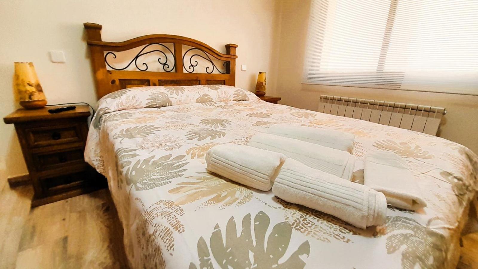 La Casona Apartment Serranillos ภายนอก รูปภาพ