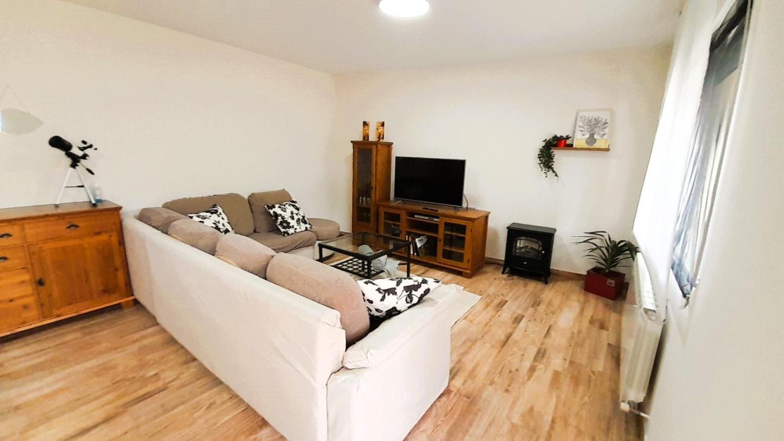 La Casona Apartment Serranillos ภายนอก รูปภาพ